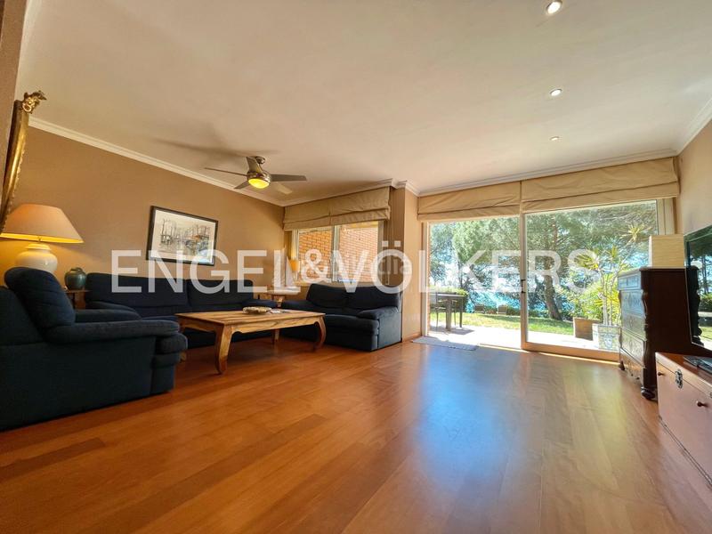 Foto 95439d0c-62aa-41af-bd62-061871f6e004. Casa a schiera in carrer del pas de la mala dona 8 in Salou