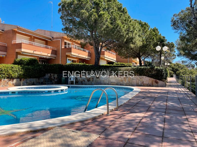Foto ba4dbb0f-98d2-4ac3-a950-31675f35619b. Casa a schiera in carrer del pas de la mala dona 8 in Salou