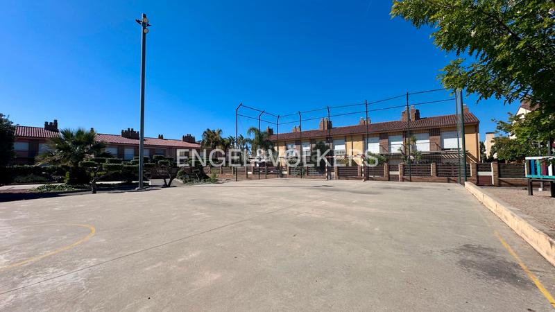 Foto 4a72ab05-8c92-4be4-895f-9cf42ad838c2. Casa adossada a carrer berna 35 a Els Ametllers Cambrils