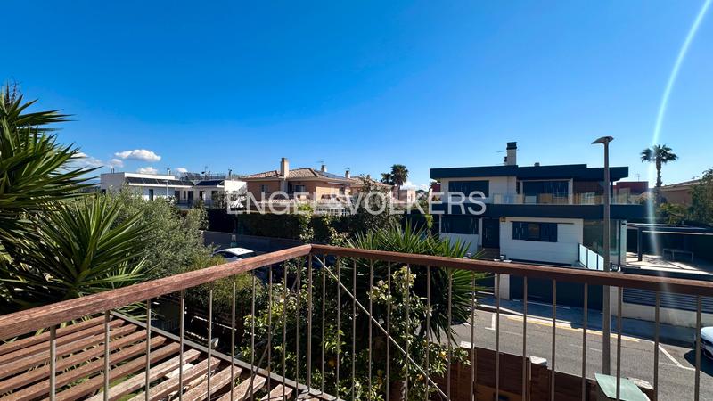 Foto 4d918384-9b1e-4bf5-93b2-d511b9a4266b. Casa adossada a carrer berna 35 a Els Ametllers Cambrils
