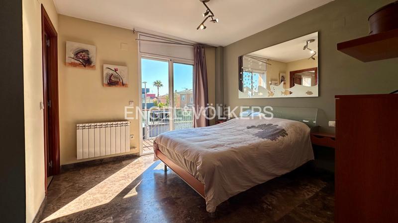 Foto 69f42bcd-8b7b-47cb-b682-9296b9d4e241. Casa adossada a carrer berna 35 a Els Ametllers Cambrils