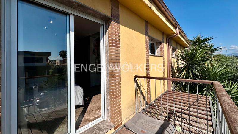 Foto 840a49fa-3387-45f5-90e4-0c0944046110. Casa adossada a carrer berna 35 a Els Ametllers Cambrils