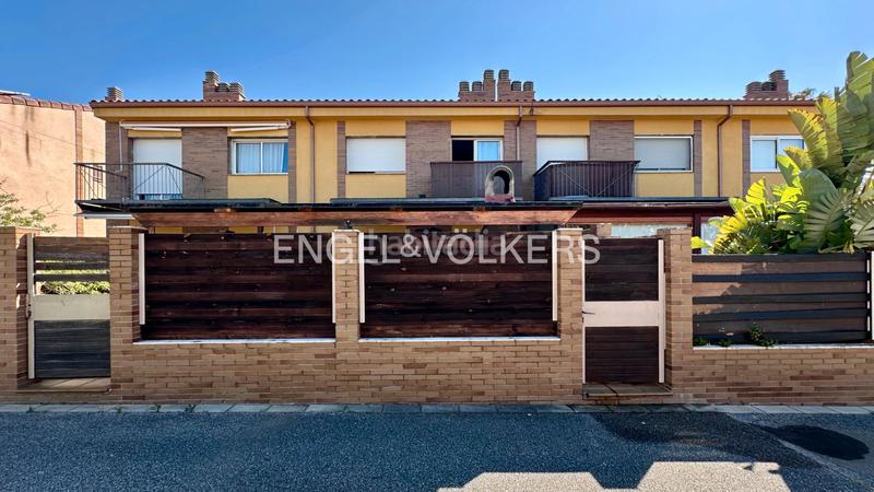 Foto c7a3ed81-fe23-4920-8a8f-17c75babd391. Casa adossada a carrer berna 35 a Els Ametllers Cambrils