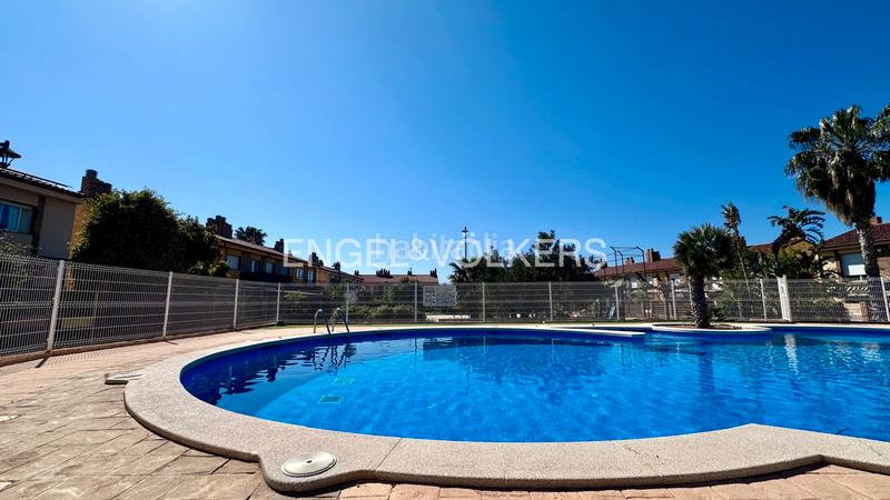 Foto d266338d-2202-4055-a15e-a56b31653c09. Casa adossada a carrer berna 35 a Els Ametllers Cambrils