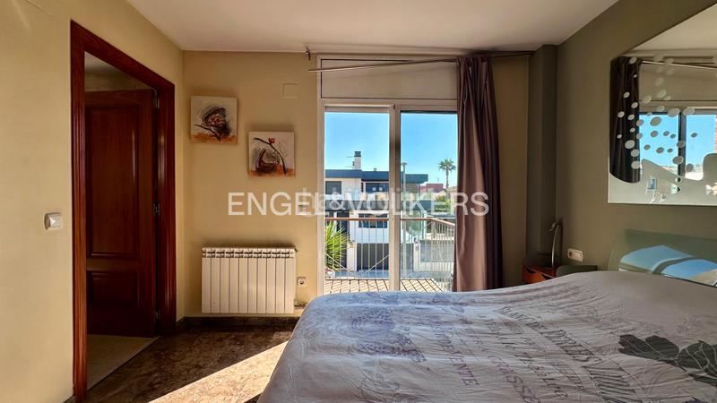 Foto d90c107b-e7f3-4963-abd2-bce377db73eb. Casa adossada a carrer berna 35 a Els Ametllers Cambrils