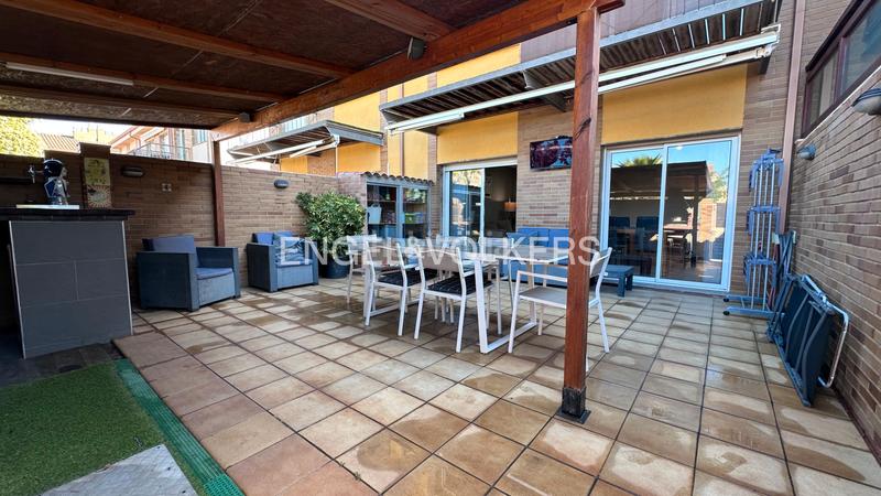 Foto ec0dc811-2128-475e-a13a-01f139eafb3a. Casa adossada a carrer berna 35 a Els Ametllers Cambrils