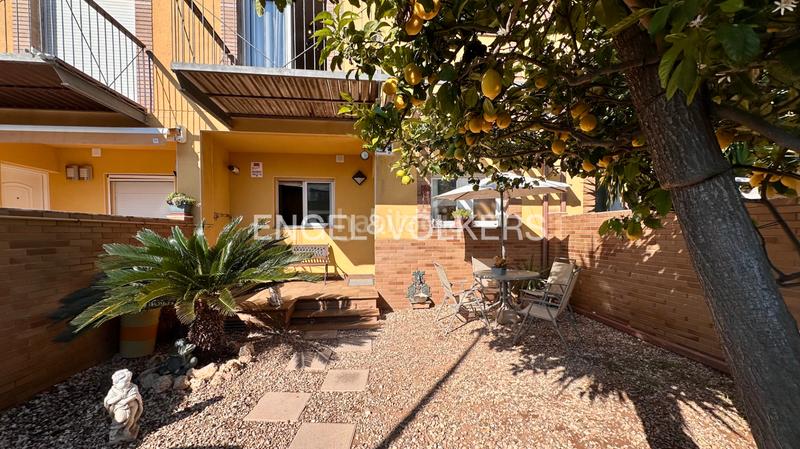 Foto fd3c42c7-f585-4336-b3b8-1c6a394a3208. Casa adossada a carrer berna 35 a Els Ametllers Cambrils