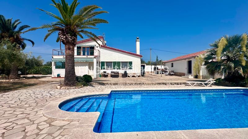 Foto e53ec9c3-09b7-4135-9dee-b1500f9f6f89. Chalet en carrer polígon 89 preciosa finca renovada en l’ampolla con licencia turística en Ampolla (L´)