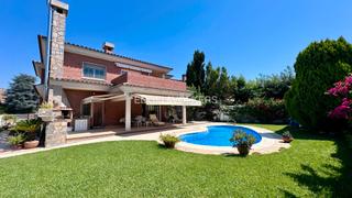 Xalet a Carrer pau vila 2b. Gran chalet unifamiliar en mol de la torre  cambrils