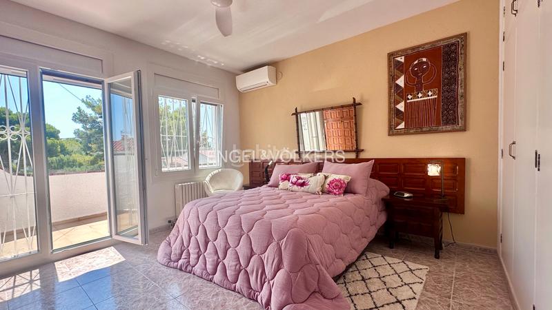 Foto 3382569b-cd43-402b-a33b-132991f13a4b. Chalet in carrer del déu set 18 in El Casalot Mont-roig del Camp