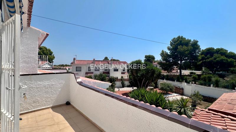 Foto 7924fdb9-de3a-4f1d-b4c5-a1ce179ecb68. Chalet in carrer del déu set 18 in El Casalot Mont-roig del Camp