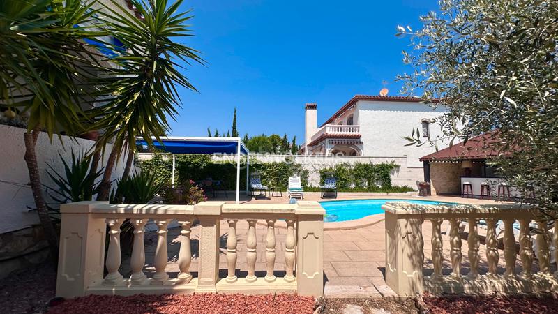 Foto 85ba8f71-1e11-4164-bd8a-10a6f8f6dc6f. Chalet in carrer del déu set 18 in El Casalot Mont-roig del Camp