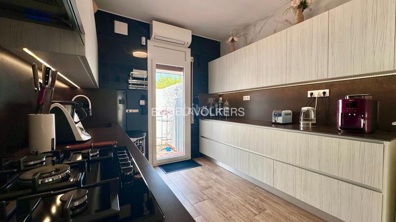 Foto 93957776-122f-4fc1-95a1-d3eb15d0b774. Chalet in carrer del déu set 18 in El Casalot Mont-roig del Camp