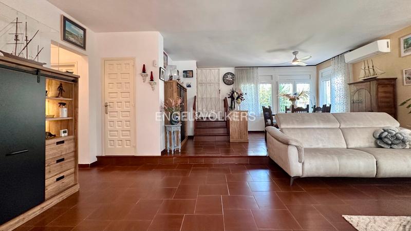 Foto ad2832af-a66d-49dc-86e7-910d950f73cf. Chalet in carrer del déu set 18 in El Casalot Mont-roig del Camp