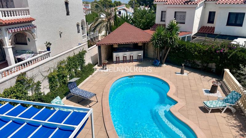 Foto b7a62c37-e1ae-4b6a-a2a4-965b8daadec3. Chalet in carrer del déu set 18 in El Casalot Mont-roig del Camp