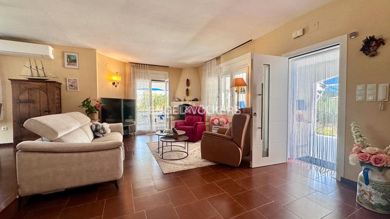 Foto bd4dda5f-a6d8-4b4b-8ab8-76438dce7a5a. Chalet in carrer del déu set 18 in El Casalot Mont-roig del Camp