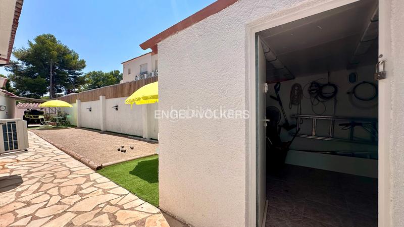 Foto c7b3f498-8a66-4b1f-8101-575c04c5290d. Chalet in carrer del déu set 18 in El Casalot Mont-roig del Camp