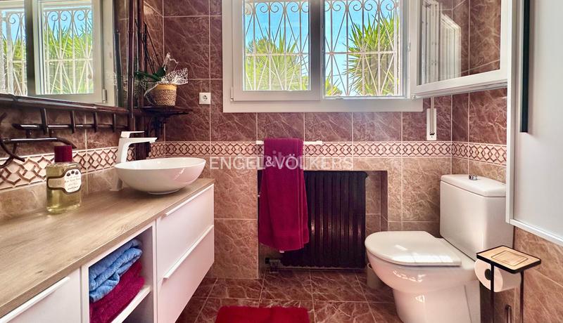 Foto da84f121-cf2e-4dba-979e-bfbe3171ab78. Chalet in carrer del déu set 18 in El Casalot Mont-roig del Camp