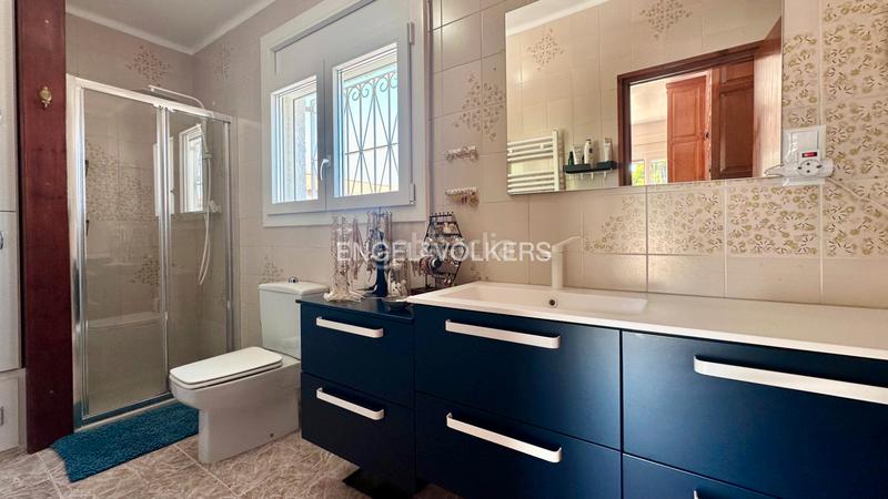 Foto f8a5a729-ad8e-41d4-b607-b74223f26093. Chalet in carrer del déu set 18 in El Casalot Mont-roig del Camp