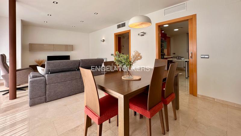 Foto f2bf8bb7-f15e-4bb0-ac36-20112e9a5b81. Semi detached house in avinguda vidal i barraquer 15 in Cambrils