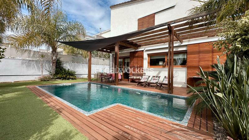 Foto f7810bd4-10f7-44e0-9a2e-555295755daf. Maison avec parking piscine dans El Dorado Platja Cambrils