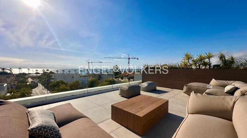 Foto 13cad64b-9544-4e34-9f69-52f122e30135. Xalet a carrer santander 3 a mar Cambrils Cambrils