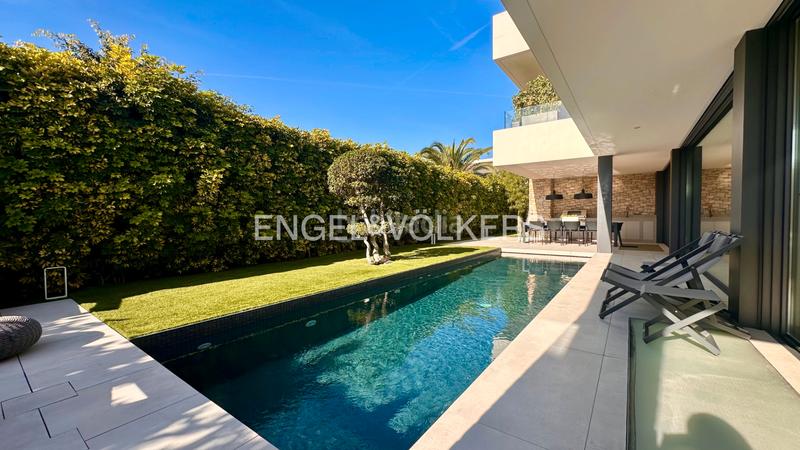 Foto 29a09273-fec5-4ee1-aab8-a394efeebd28. Xalet a carrer santander 3 a mar Cambrils Cambrils