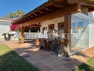 Foto 2c9df065-3555-4851-8530-0bc6e2f699be. Casa en carrer isidre nonell 7 exclusiva villa en vilafortuny - 1500m² de jardín y todo el confort en una sola planta en Cambrils