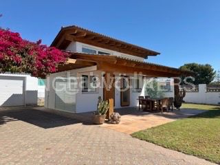 Foto 33cfbb5a-8738-43b2-9fae-dafb4eb315b8. Casa en carrer isidre nonell 7 exclusiva villa en vilafortuny - 1500m² de jardín y todo el confort en una sola planta en Cambrils