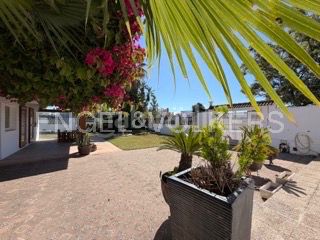 Foto aea21578-a7b5-4e46-b15b-30d85b47c2c8. Casa en carrer isidre nonell 7 exclusiva villa en vilafortuny - 1500m² de jardín y todo el confort en una sola planta en Cambrils