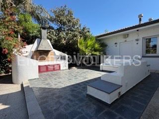 Foto d483ce03-54a2-4002-a7d9-9c69b2b3af22. Casa en carrer isidre nonell 7 exclusiva villa en vilafortuny - 1500m² de jardín y todo el confort en una sola planta en Cambrils