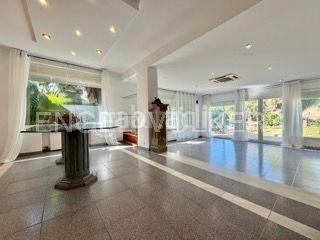 Foto f11ead42-6d85-413c-861d-fdbffb3c4887. Casa en carrer isidre nonell 7 exclusiva villa en vilafortuny - 1500m² de jardín y todo el confort en una sola planta en Cambrils