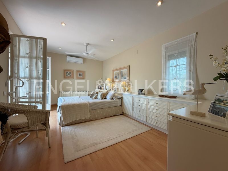 Foto 100fb6a8-0cd0-41fe-82cb-d8e7a5e788bb. Chalet santuario de lujo exclusivo en el centro de vilafortuny: un oasis de total privacidad, elegancia y confort. en Cambrils