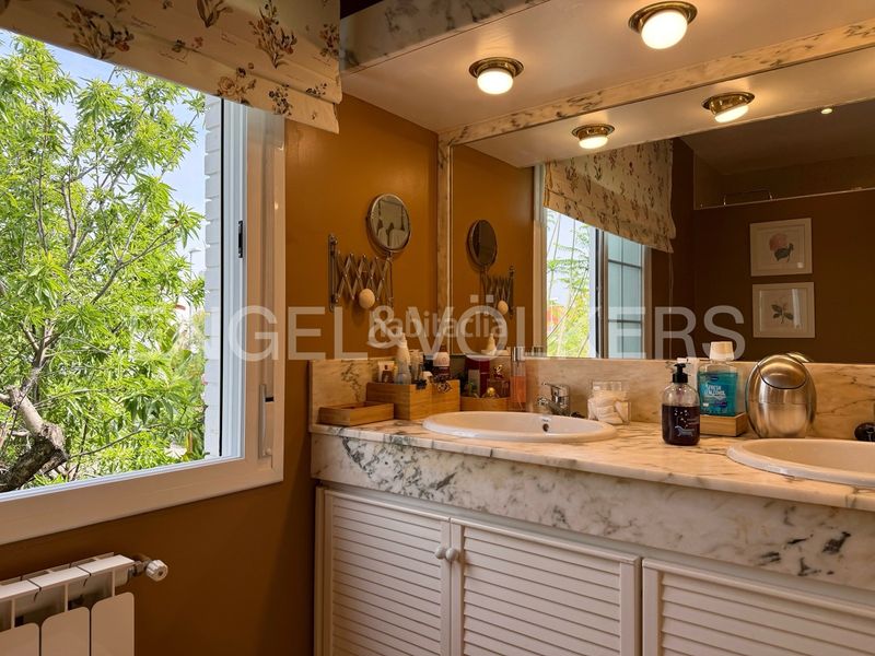 Foto 4cb4c4b0-e8d4-41d9-b2f2-a8136f1e6a28. Chalet santuario de lujo exclusivo en el centro de vilafortuny: un oasis de total privacidad, elegancia y confort. en Cambrils