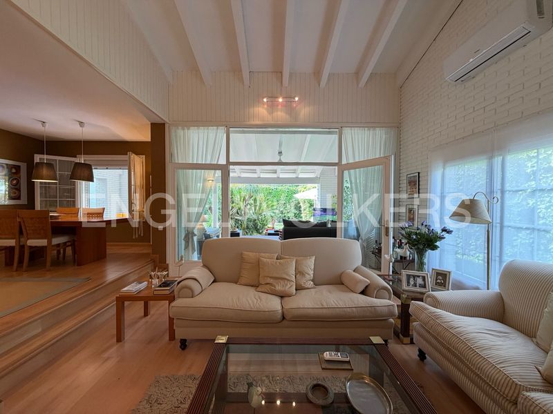 Foto 5d9f7672-ff08-4fb7-a8a0-b3b1458f2a53. Chalet santuario de lujo exclusivo en el centro de vilafortuny: un oasis de total privacidad, elegancia y confort. en Cambrils