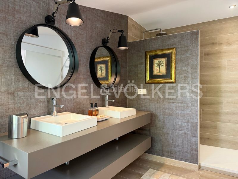 Foto 6048e230-5eab-4bd4-8ab6-3a116f07b855. Chalet santuario de lujo exclusivo en el centro de vilafortuny: un oasis de total privacidad, elegancia y confort. en Cambrils