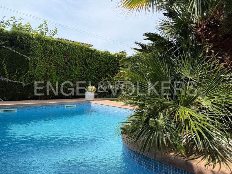 Foto 7e89ceb3-8bdd-4e2c-b5e2-bc672882b1fd. Chalet santuario de lujo exclusivo en el centro de vilafortuny: un oasis de total privacidad, elegancia y confort. en Cambrils