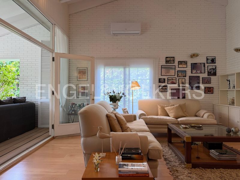 Foto a8a3897e-3bfc-4298-be05-471150f0add1. Chalet santuario de lujo exclusivo en el centro de vilafortuny: un oasis de total privacidad, elegancia y confort. en Cambrils