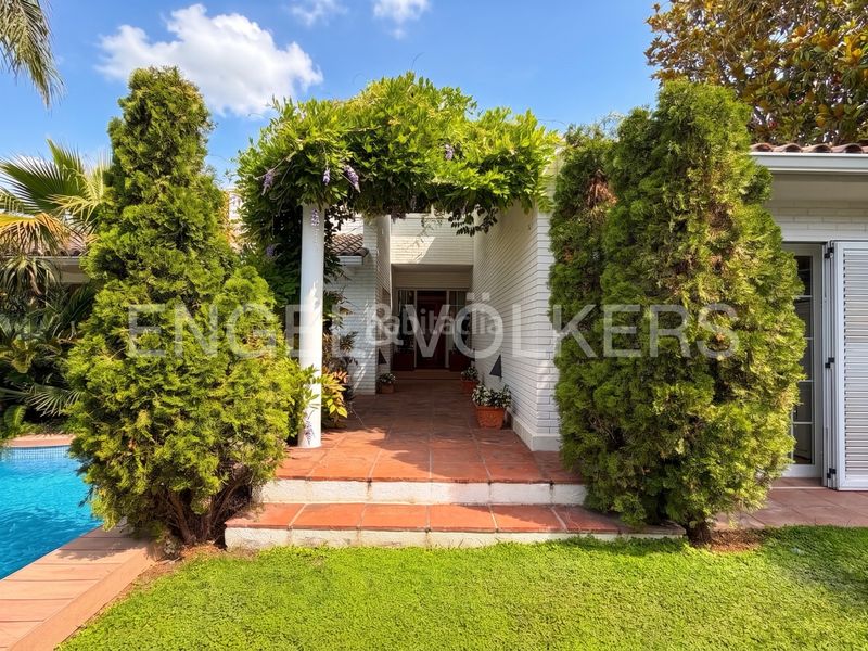 Foto be8d713e-29db-4346-a7d3-3174e17c34b0. Chalet santuario de lujo exclusivo en el centro de vilafortuny: un oasis de total privacidad, elegancia y confort. en Cambrils