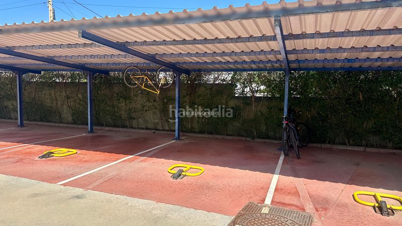 Foto 09f559bb-4624-4f0b-a07d-7f681b671bca. Casa adossada a avinguda rafael de llao 1 a Ampolla (L´)