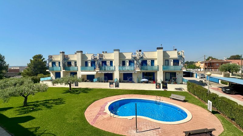 Foto a0d25db2-1930-4b46-b723-1db87d818e91. Casa adossada a avinguda rafael de llao 1 a Ampolla (L´)
