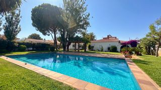 Casa a Centre. Exclusiva finca multifamiliar con piscina, 3 viviendas independi