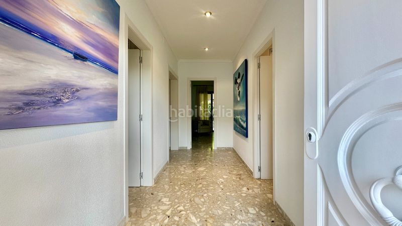 Foto 56460cff-4be4-4350-975f-4edf1012aefe. Casa amb aparcament piscina a Centre Miami Platja