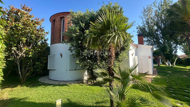 Foto 5a84f997-9258-4589-8094-de4195abf594. Casa amb aparcament piscina a Centre Miami Platja