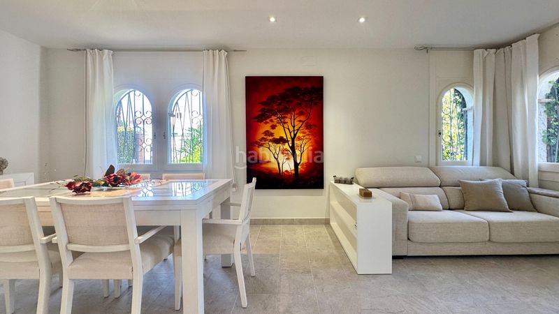 Foto d279ae25-4a39-40f0-9b27-db2a00e117b5. Casa amb aparcament piscina a Centre Miami Platja