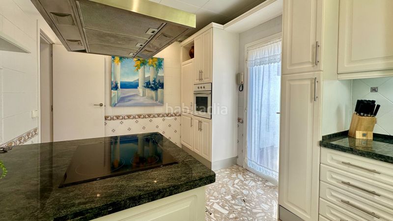 Foto f20303b7-2a27-454f-b9c2-07ea42268a54. Casa amb aparcament piscina a Centre Miami Platja