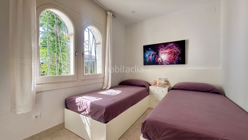 Foto ff48036d-4c8b-4f46-b03b-6ef1b639f012. Casa amb aparcament piscina a Centre Miami Platja