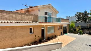 Casa a Avinguda del mirador 22. Exclusivo chalet independiente con vistas al mar en el mirador d