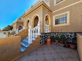 Casa en Monte y Mar. Bungalow con stano en urbanizacin con piscina en gran alacant