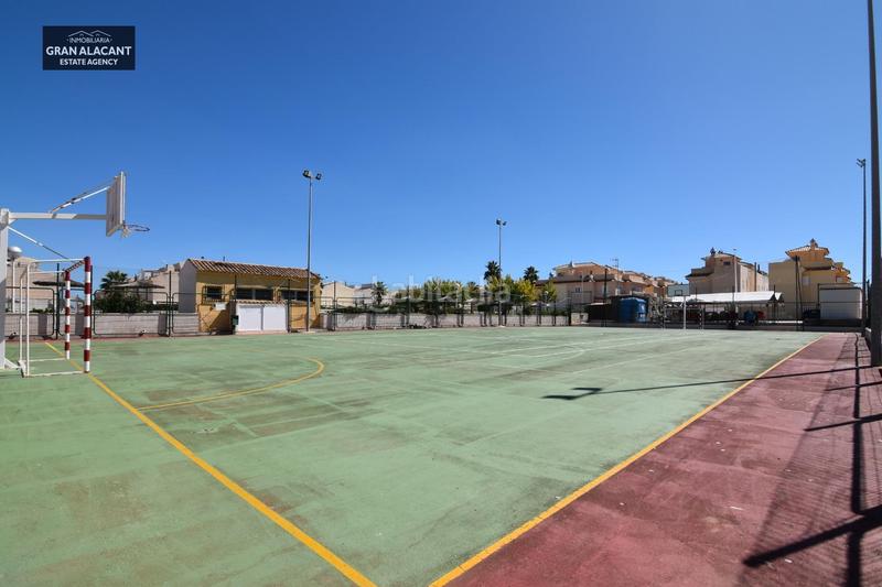 Foto 4ce39b4c-9c1a-4580-8878-e42976bb05fc. Casa soleado adosado junto a servicios en Monte Faro-Altomar II Santa Pola